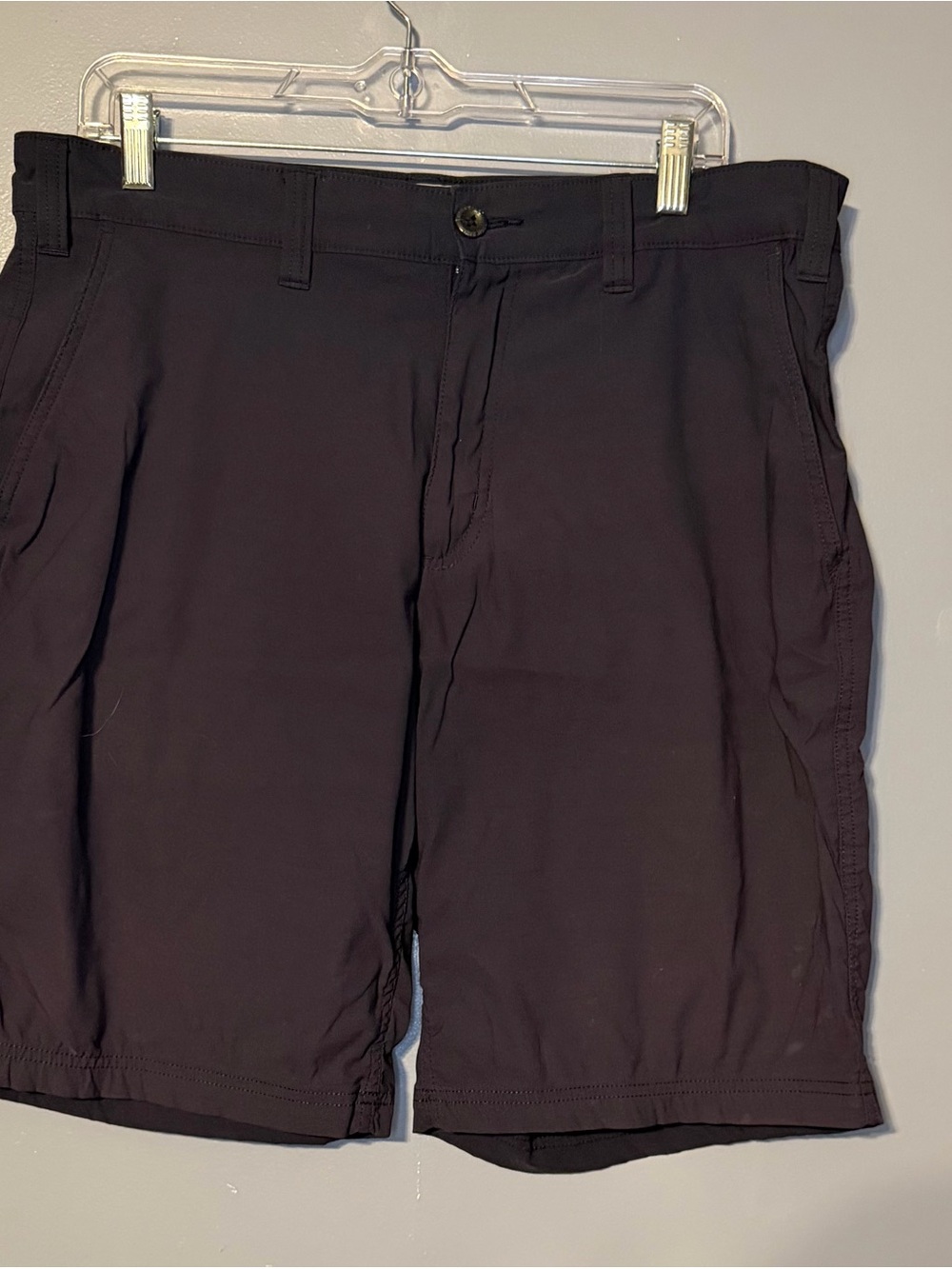 Eddie Bauer men’s performance shorts - size 36